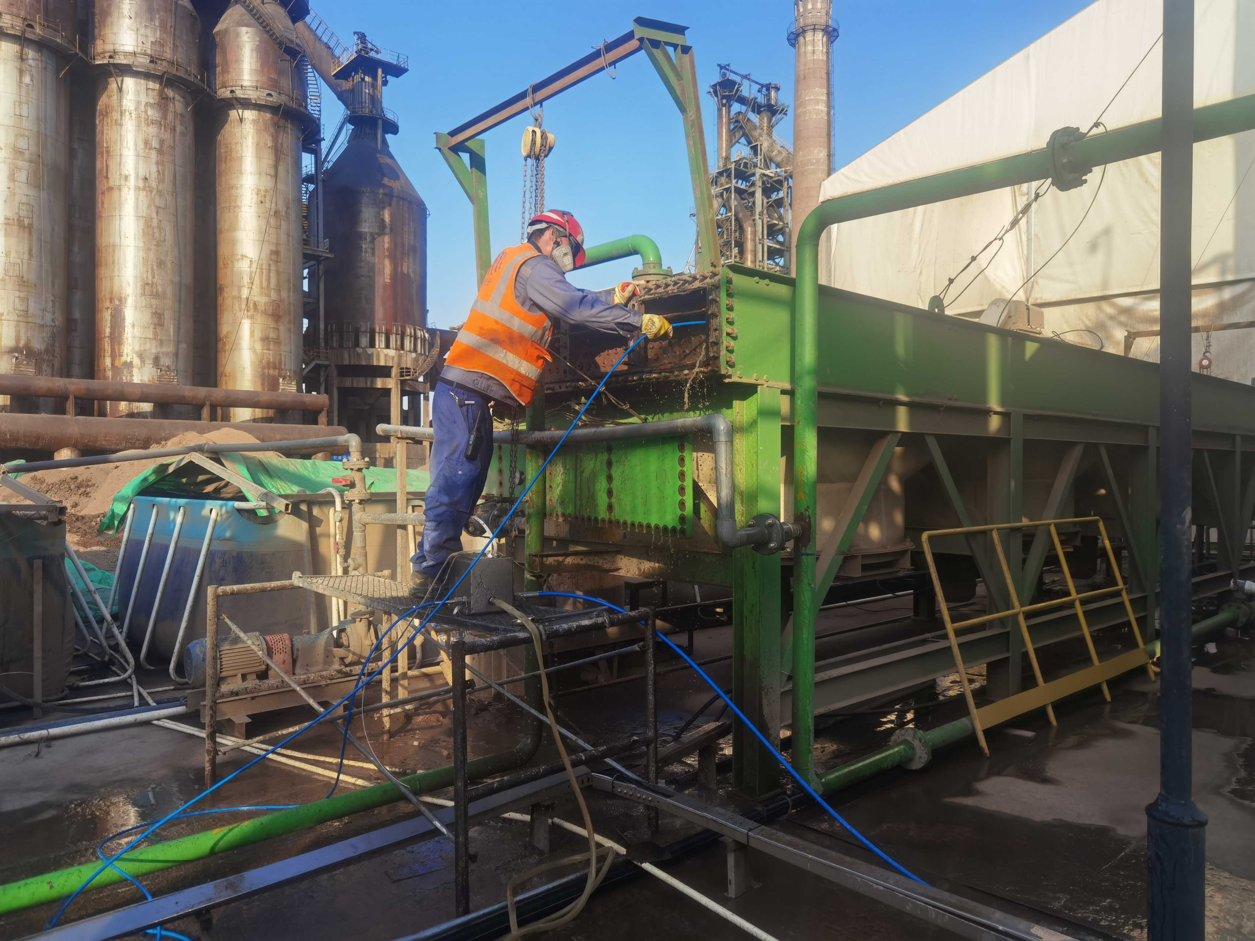 超高壓清洗機(jī)清洗熱交換器