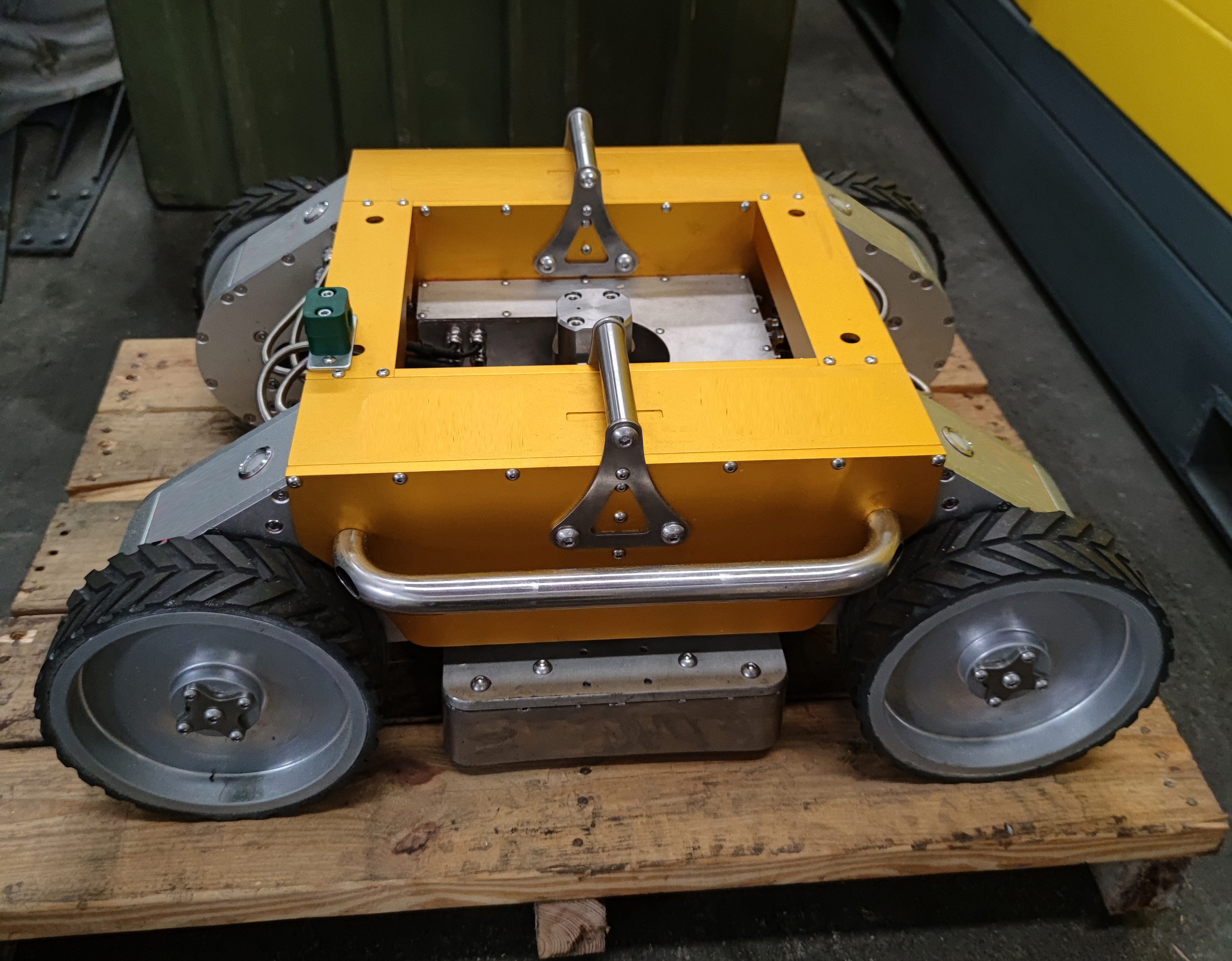 爬壁除銹機(jī)器人 爬壁除銹機(jī)器人