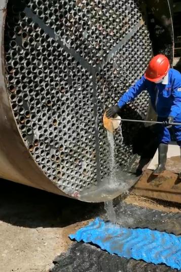 高壓清洗機對換熱器進(jìn)行定期清洗